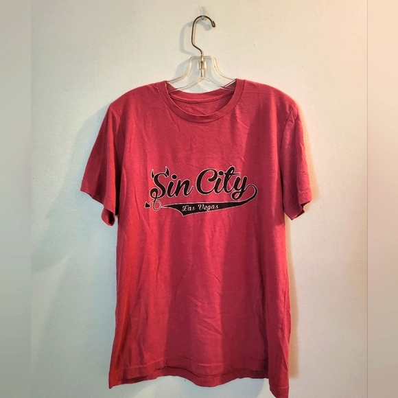 Sin City Las Vegas Graphic T-shirt | Size Medium - Picture 1 of 8
